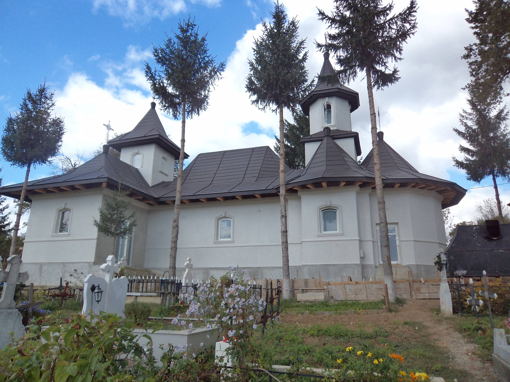 Biserica Ortodoxă Turluianu - exterior